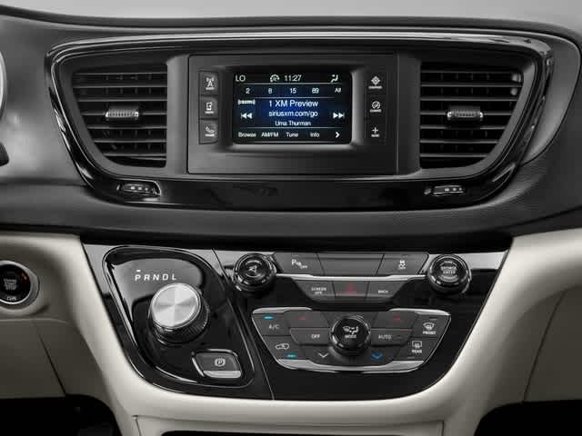 Thumbnail: 2018 Chrysler Pacifica - 10