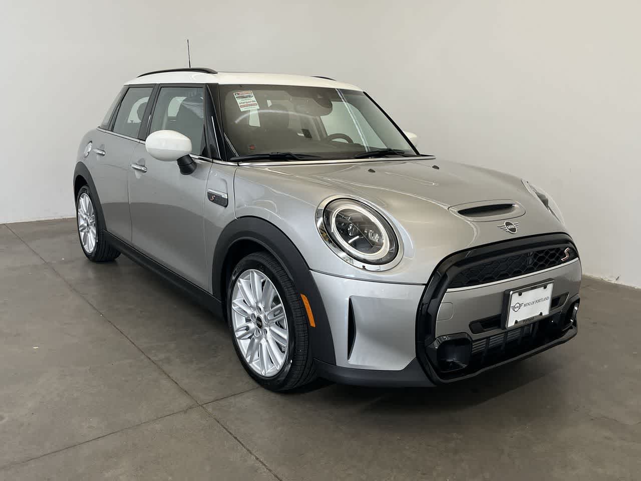Thumbnail: 2024 MINI Cooper Hardtop - 8