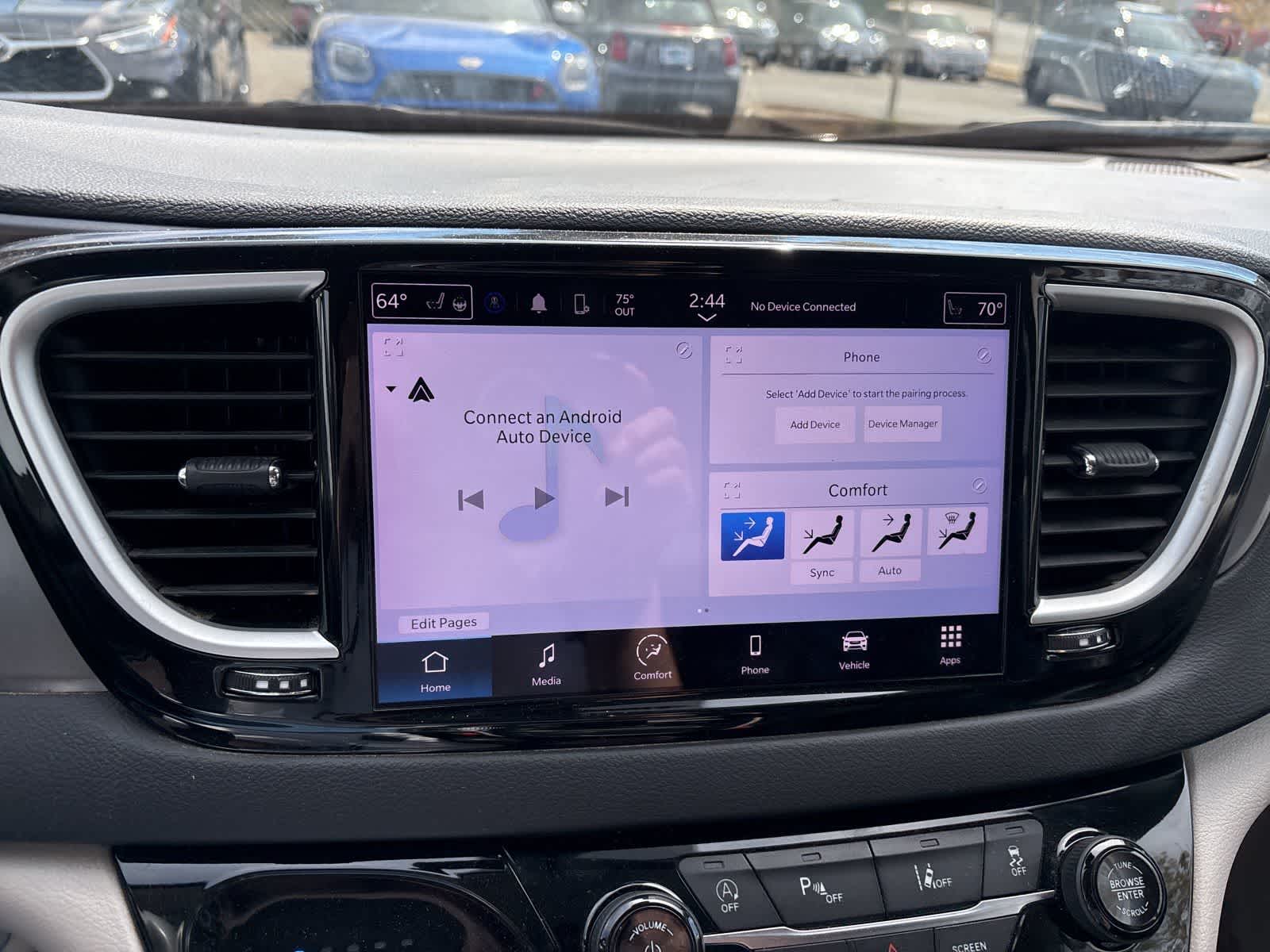 Thumbnail: 2023 Chrysler Pacifica - 6