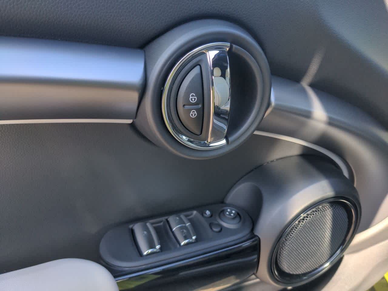 Thumbnail: 2023 MINI Cooper Convertible - 16