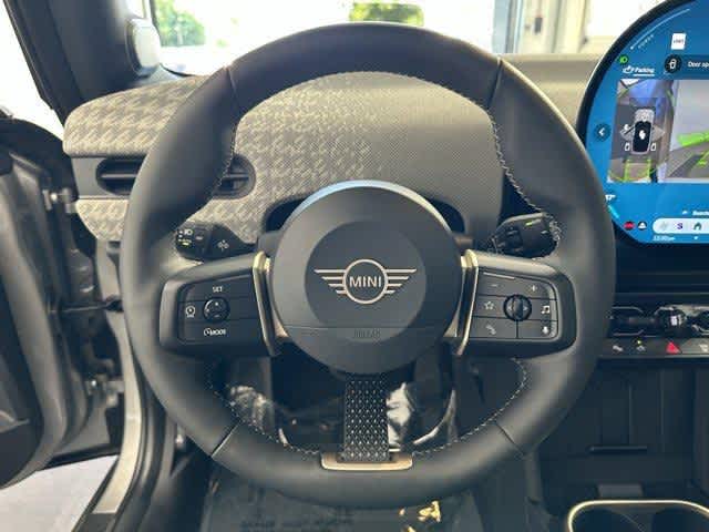 Thumbnail: 2025 MINI Cooper Hardtop - 14