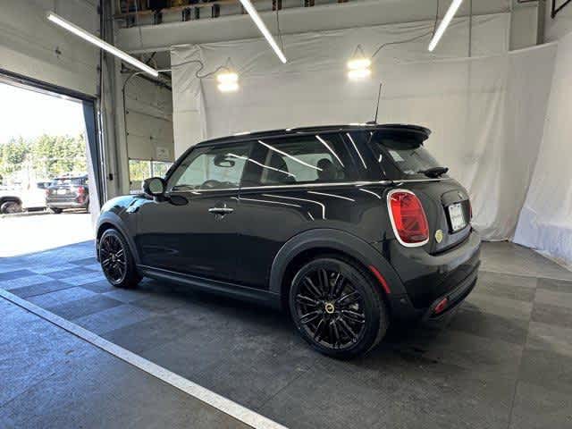 2024 Mini Cooper 2 Door Hardtop photo 2