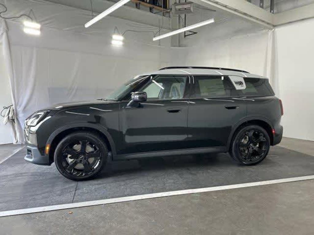 New 2026 MINI Countryman Iconic SUV
