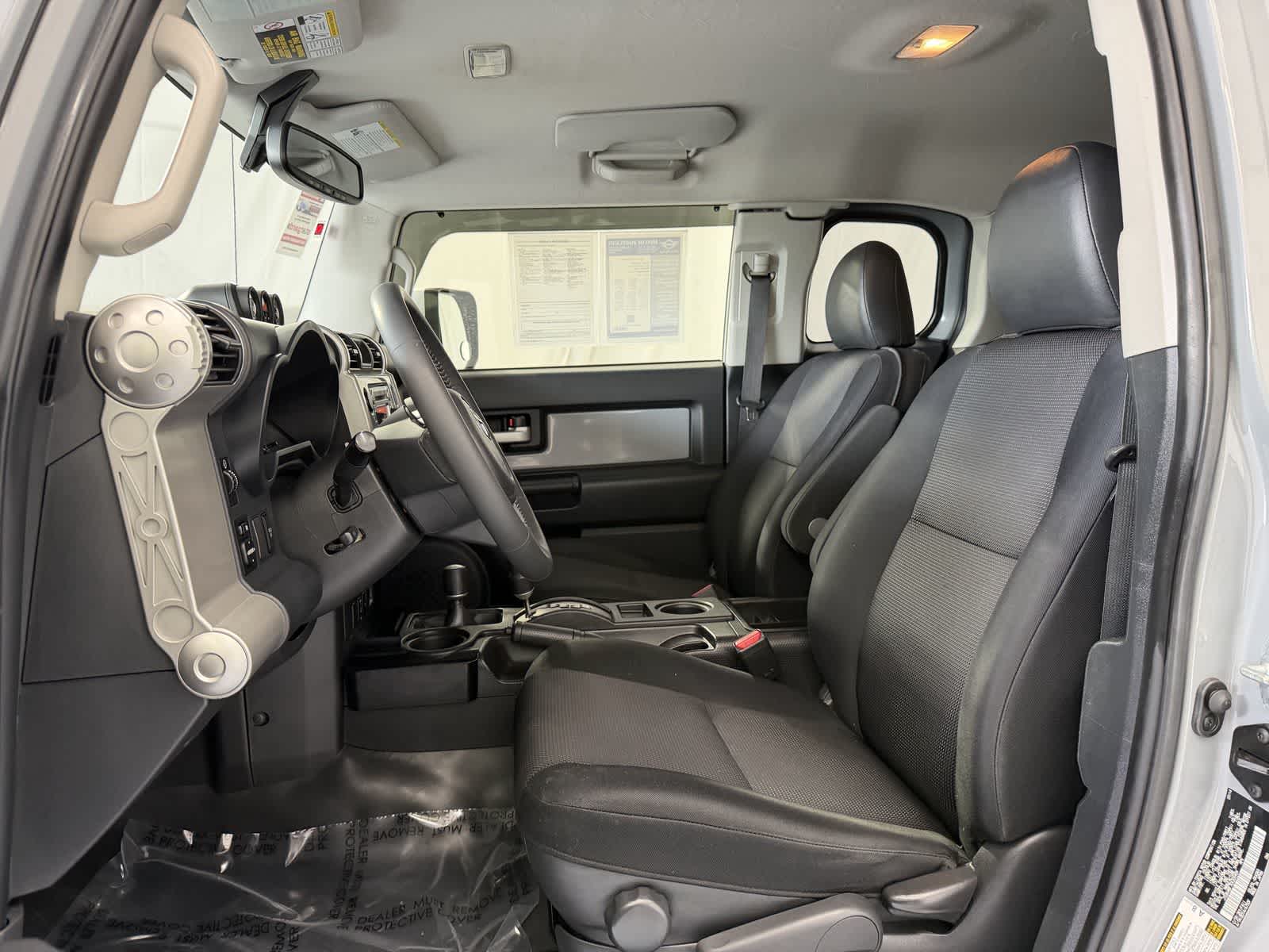Thumbnail: 2014 Toyota FJ Cruiser - 10