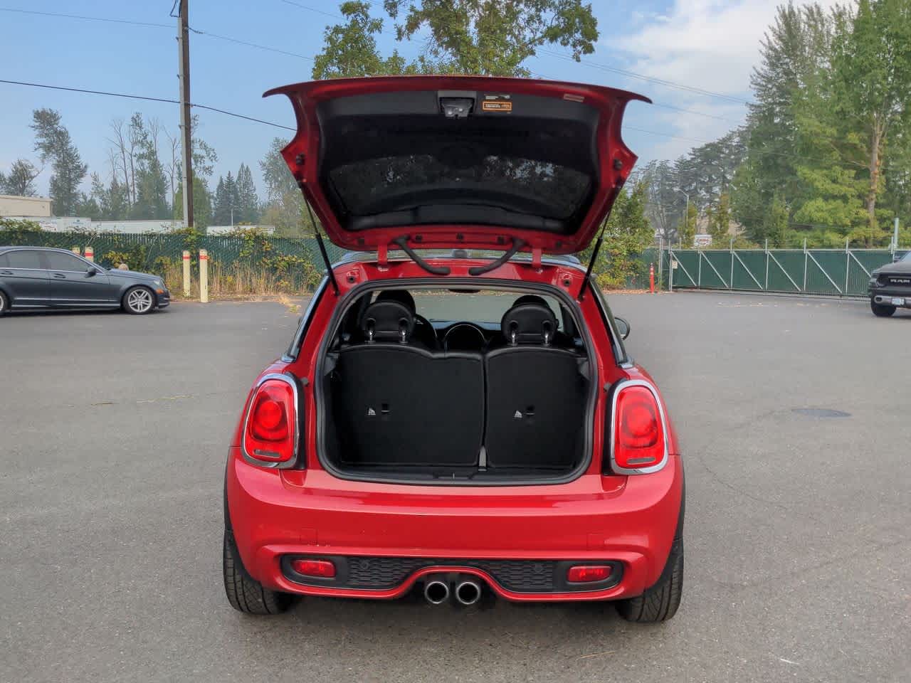 Thumbnail: 2017 MINI Cooper Hardtop - 32