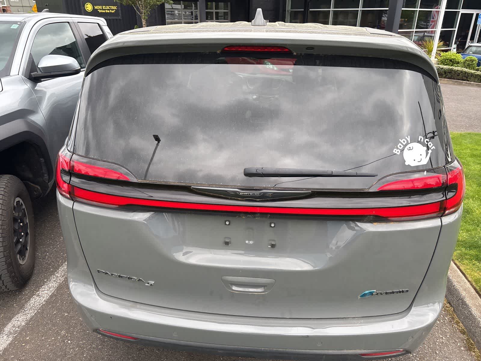 Thumbnail: 2022 Chrysler Pacifica - 5