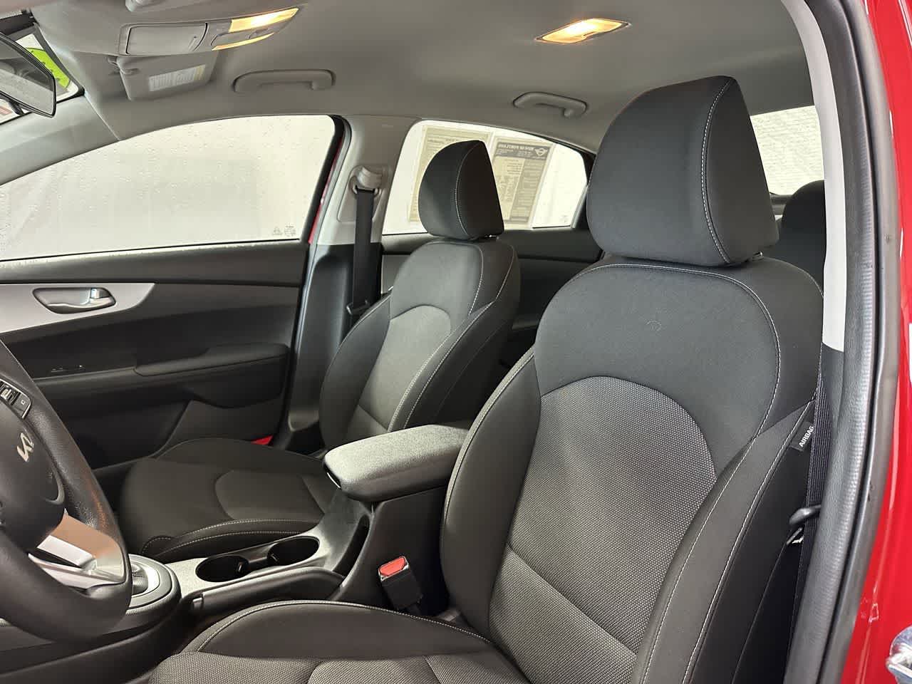 Thumbnail: 2024 Kia Forte - 9