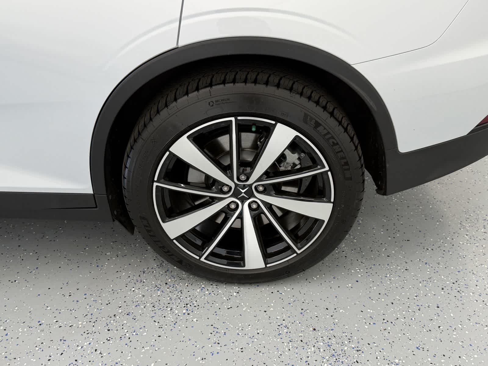 Thumbnail: 2022 Polestar 2 - 24