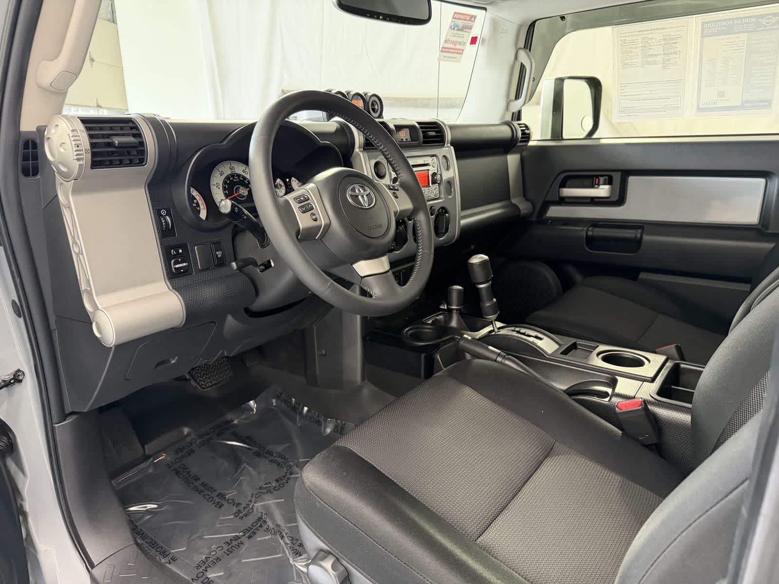 Thumbnail: 2014 Toyota FJ Cruiser - 9