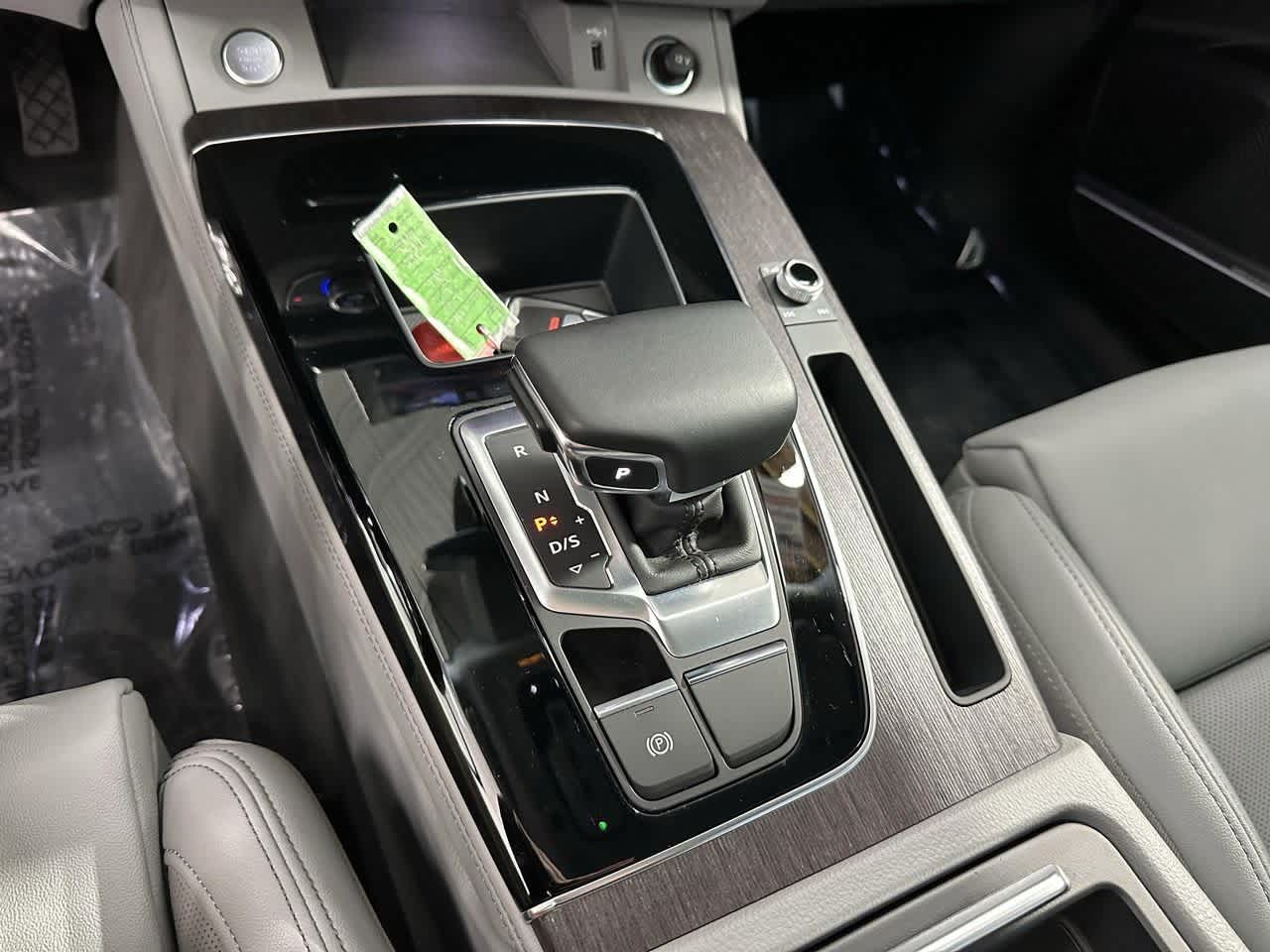 Thumbnail: 2022 Audi Q5 - 22