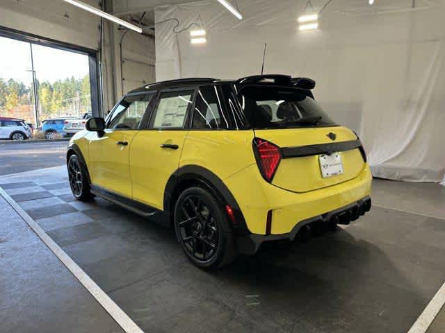 2026 Mini Cooper 4 Door Hardtop Iconic photo 3