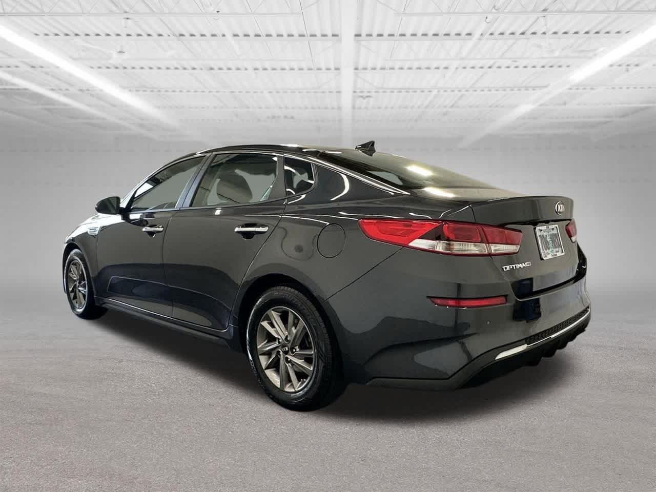 Thumbnail: 2019 Kia Optima - 3
