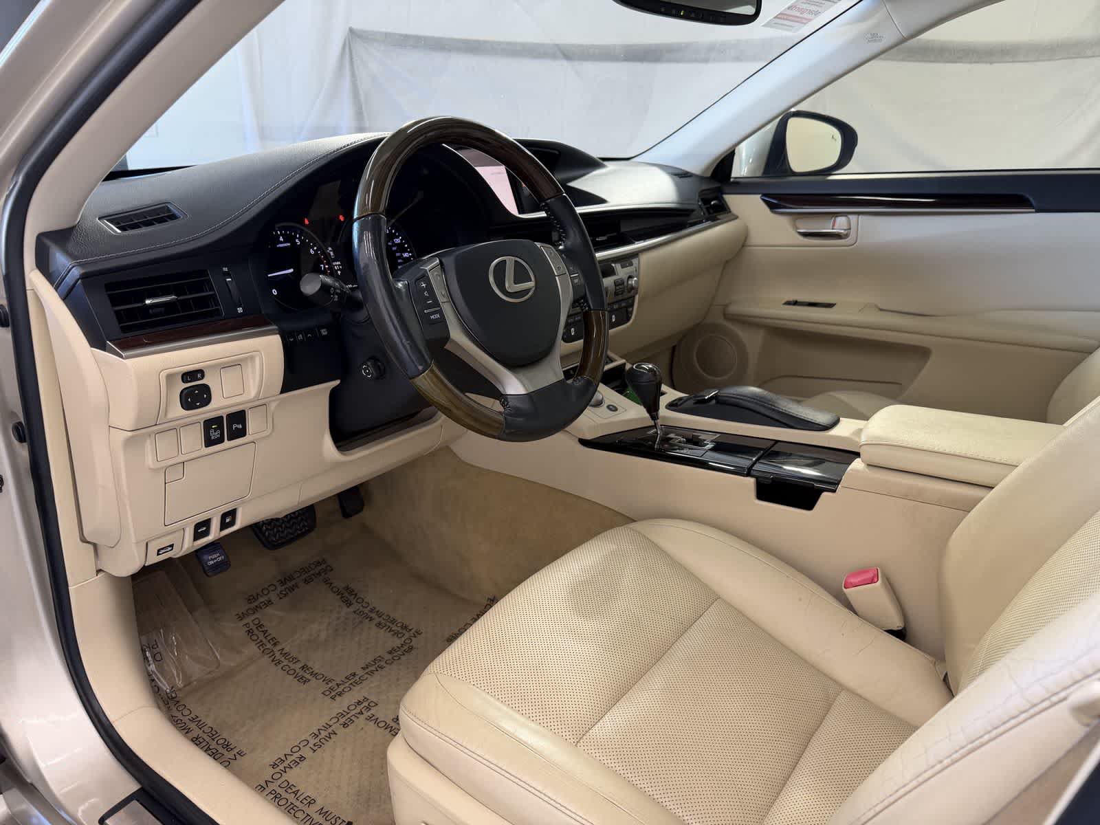 Thumbnail: 2013 Lexus ES - 8