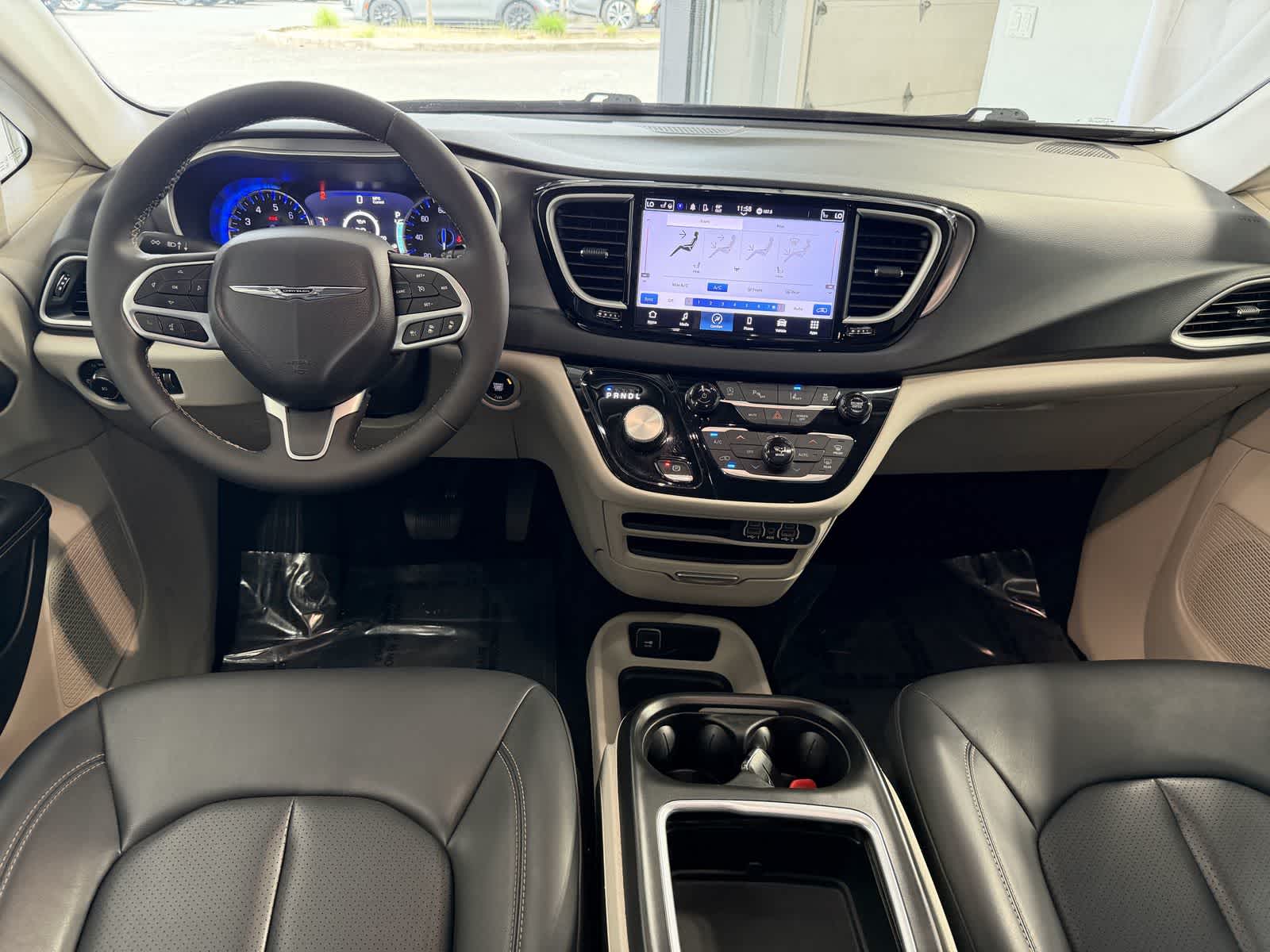 2023 Chrysler Pacifica Touring L - Photo 13