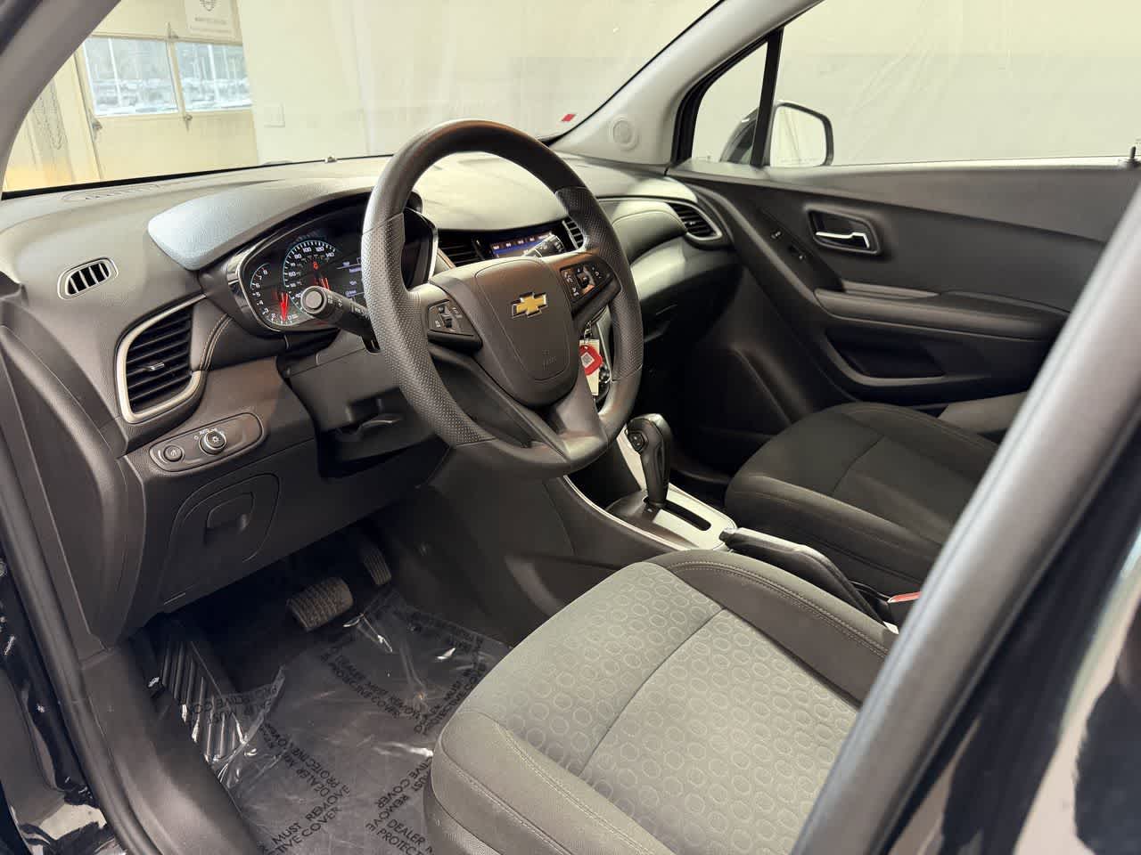 Thumbnail: 2020 Chevrolet Trax - 9