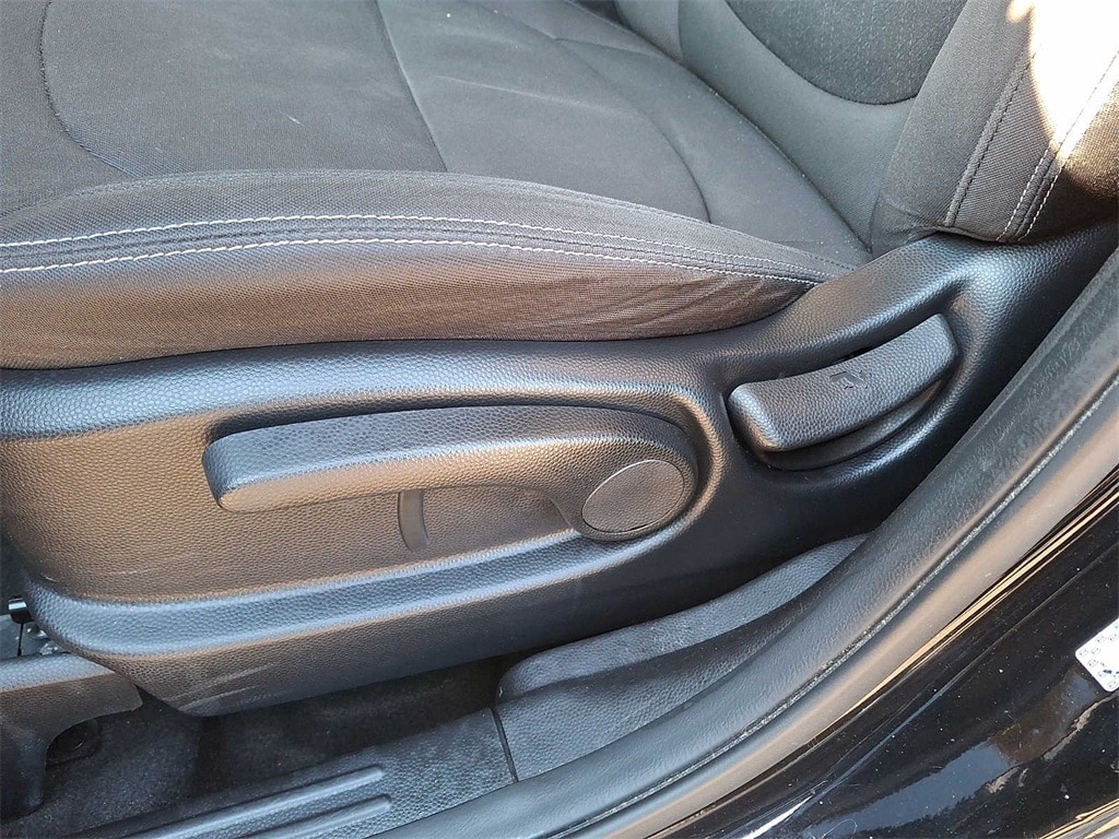 Thumbnail: 2017 Kia Soul - 12