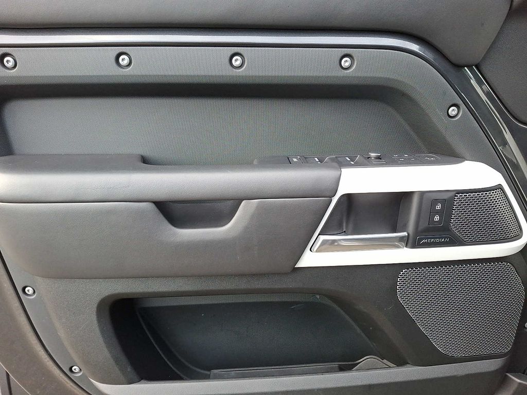 Thumbnail: 2021 Land Rover Defender - 8