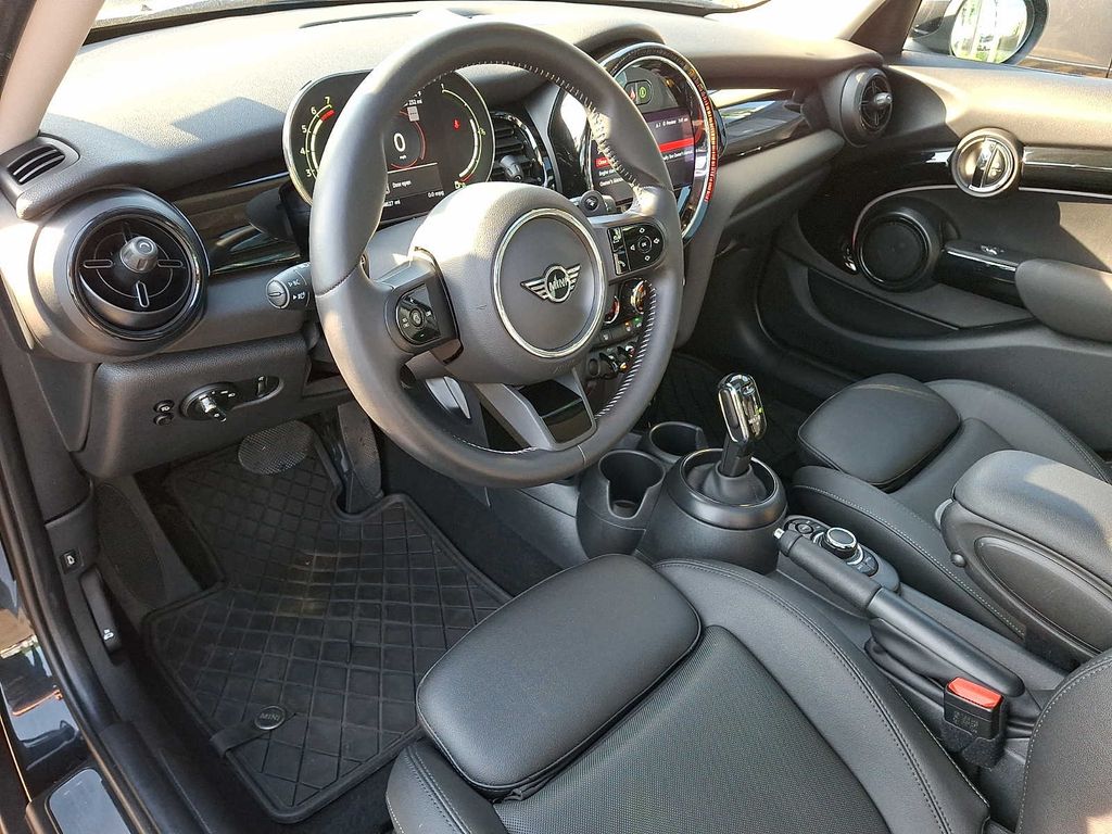 Thumbnail: 2024 MINI Cooper Hardtop - 10