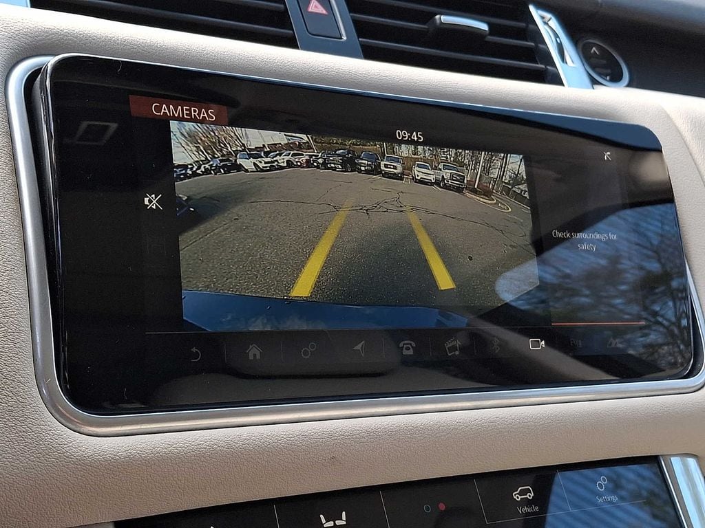 Thumbnail: 2021 Land Rover Range Rover Sport - 16