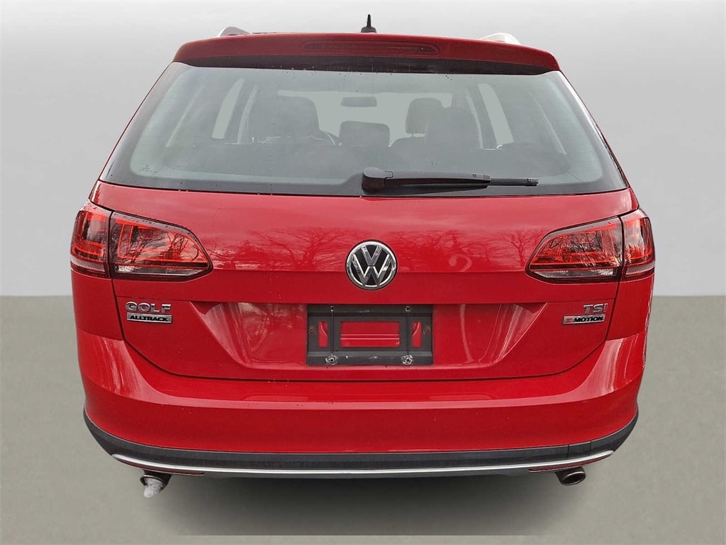 Thumbnail: 2017 Volkswagen Golf - 4