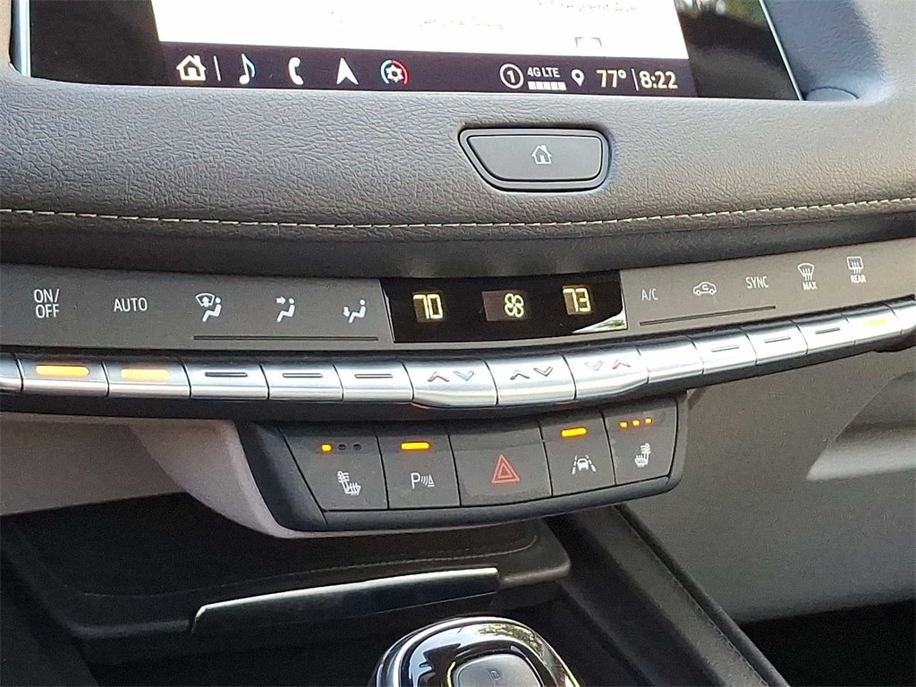 Thumbnail: 2022 Cadillac XT4 - 14