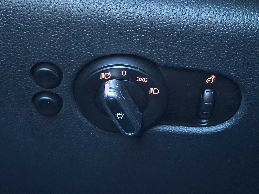 Thumbnail: 2020 MINI Cooper Hardtop - 20