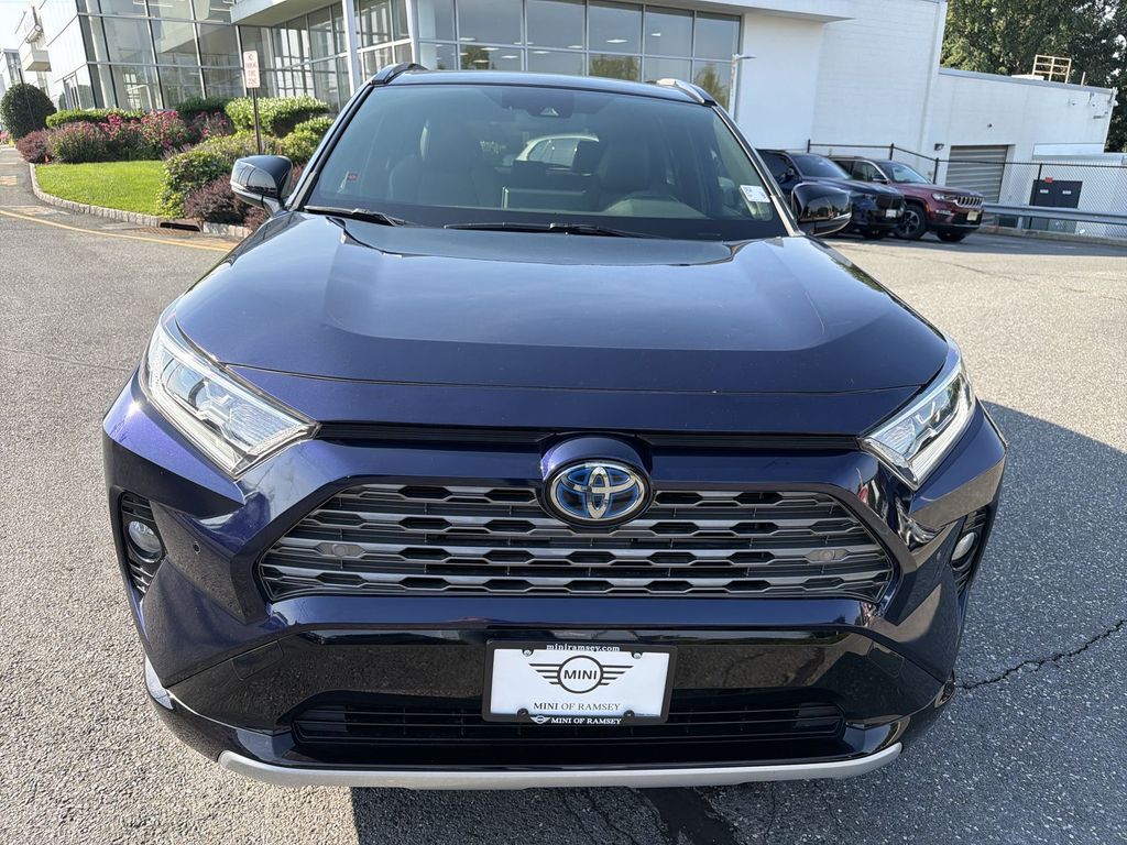 Thumbnail: 2020 Toyota RAV4 - 14