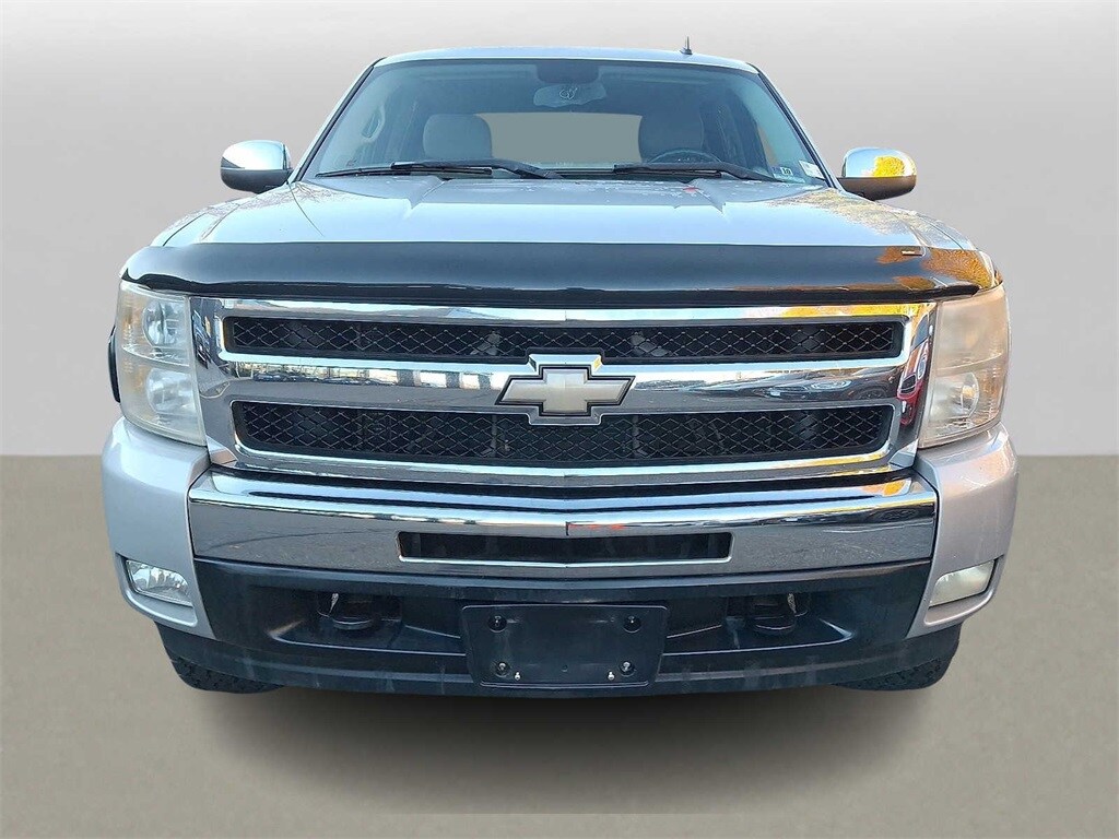 2010 Chevrolet Silverado 1500 LT photo 2
