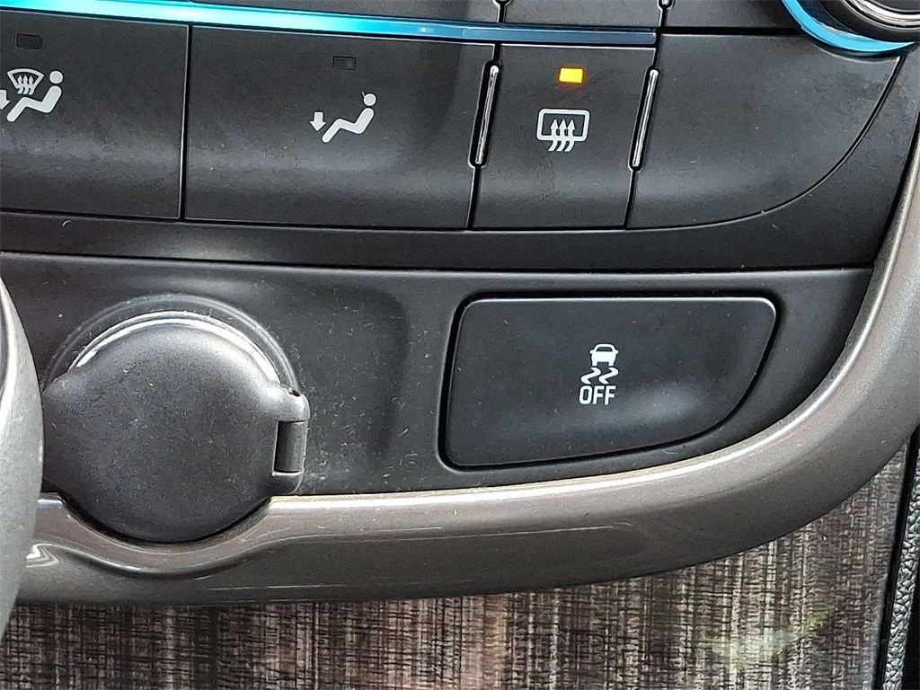 Thumbnail: 2015 Chevrolet Malibu - 18