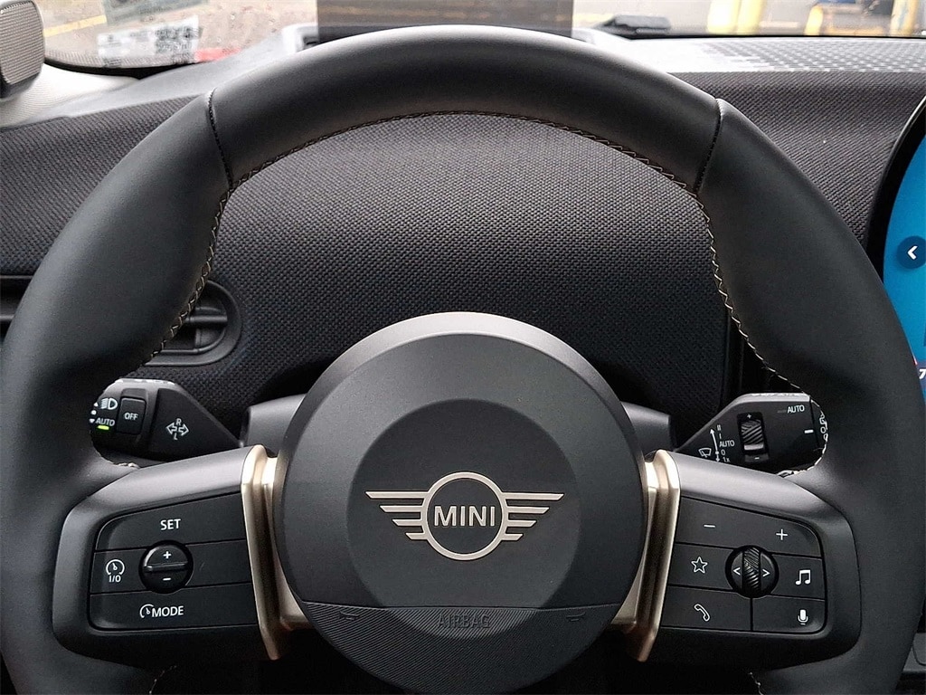 2025 MINI Cooper Hardtop S 18