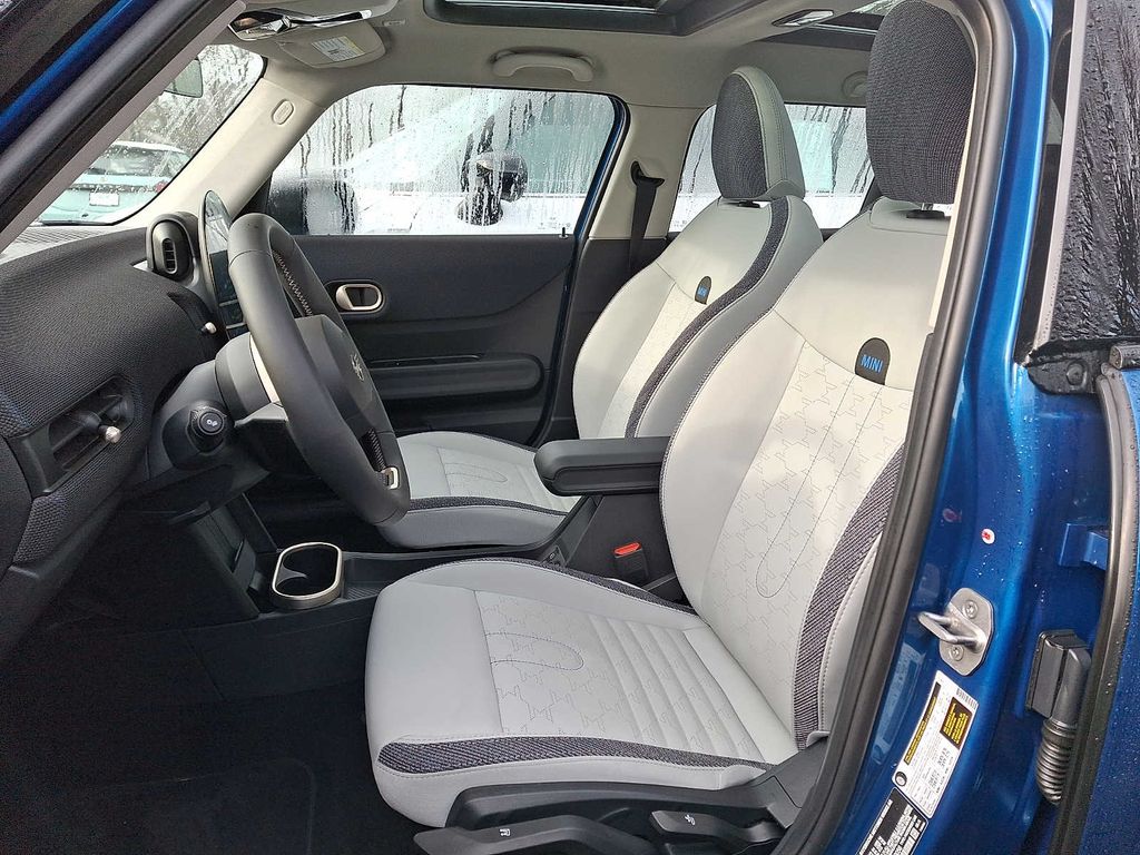 Thumbnail: 2025 MINI Cooper Hardtop - 10