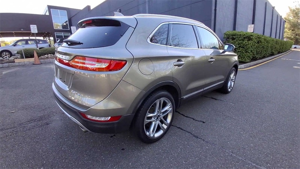 Thumbnail: 2017 Lincoln MKC - 8