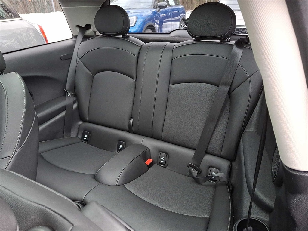 Thumbnail: 2023 MINI Cooper Hardtop - 7