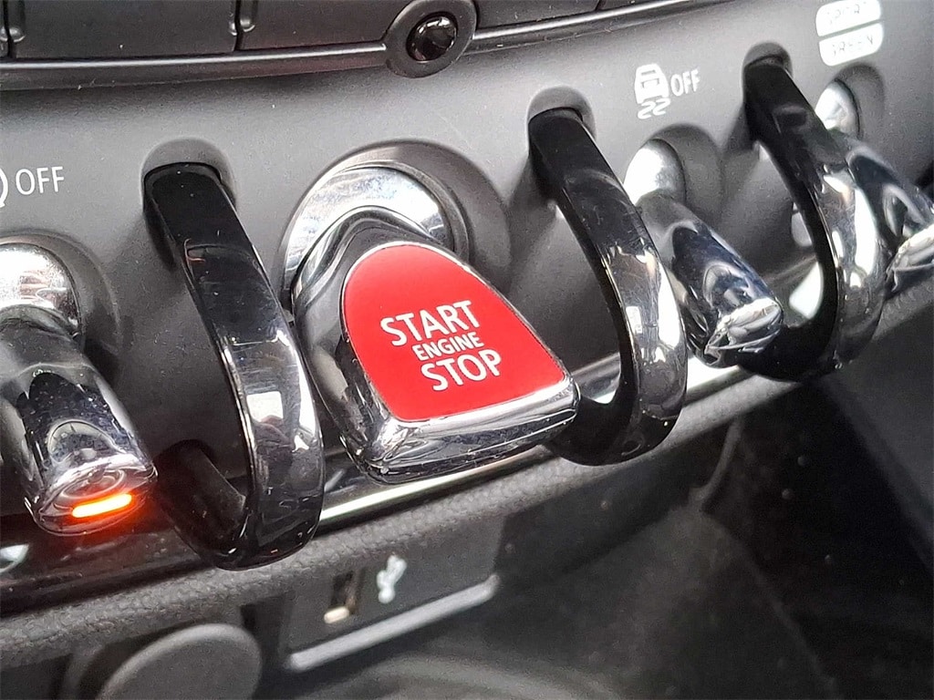 Thumbnail: 2019 MINI Cooper Clubman - 19