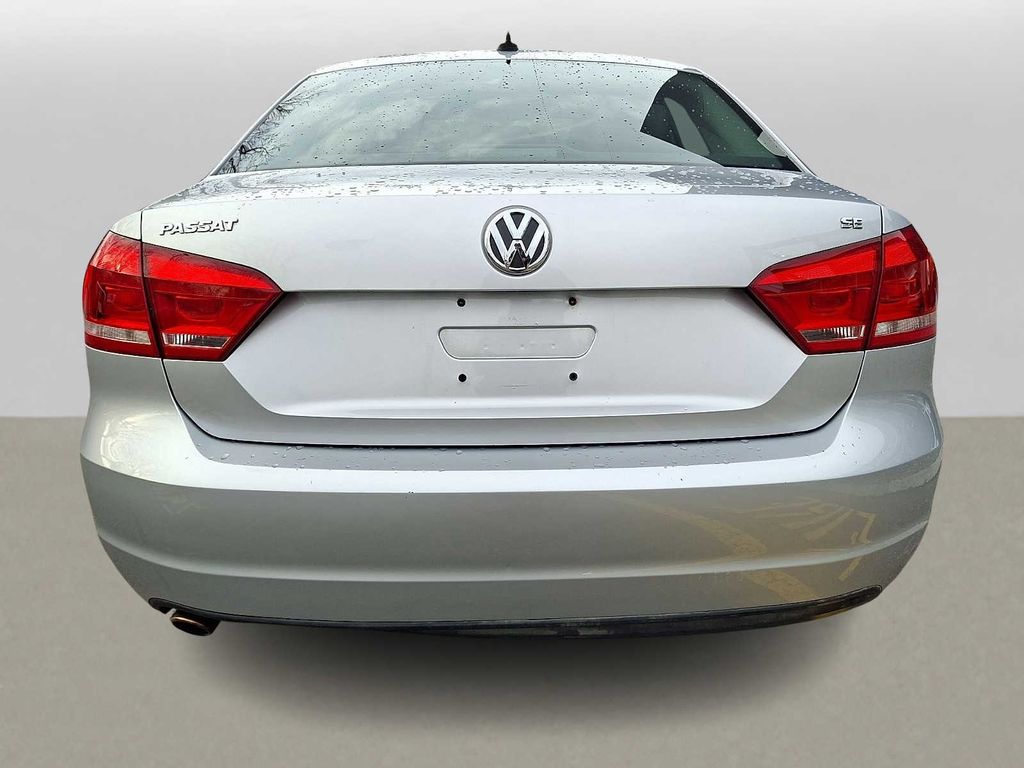 Thumbnail: 2013 Volkswagen Passat - 5