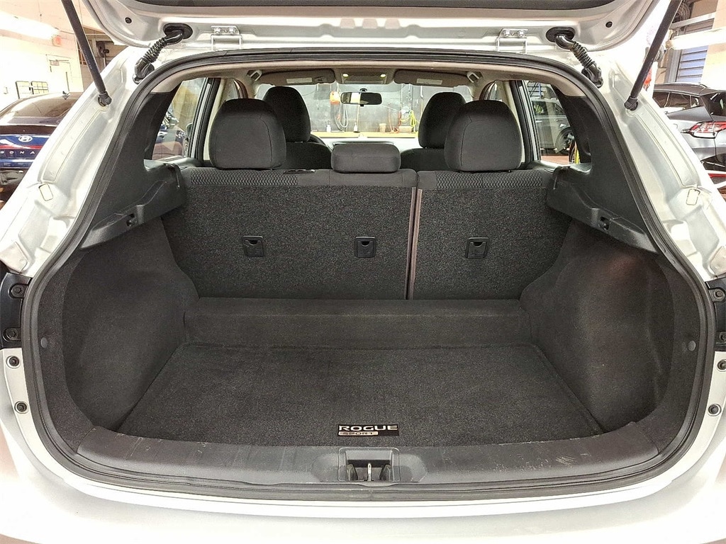 Thumbnail: 2018 Nissan Rogue Sport - 27