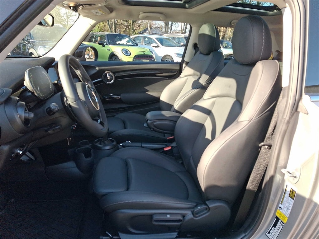 Thumbnail: 2024 MINI Cooper Hardtop - 12