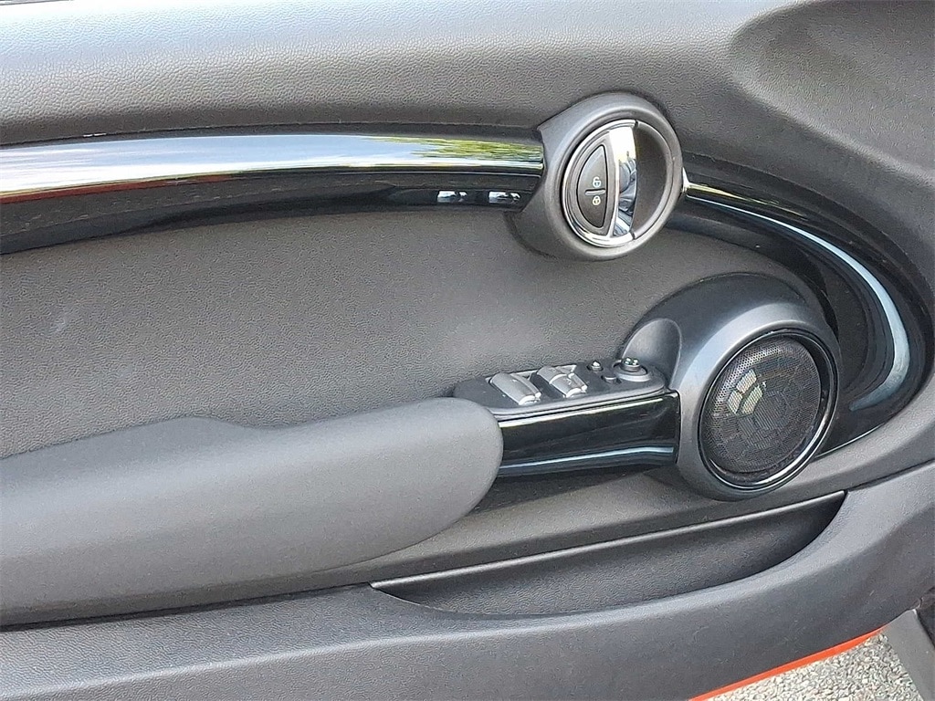 Thumbnail: 2021 MINI Cooper - 10