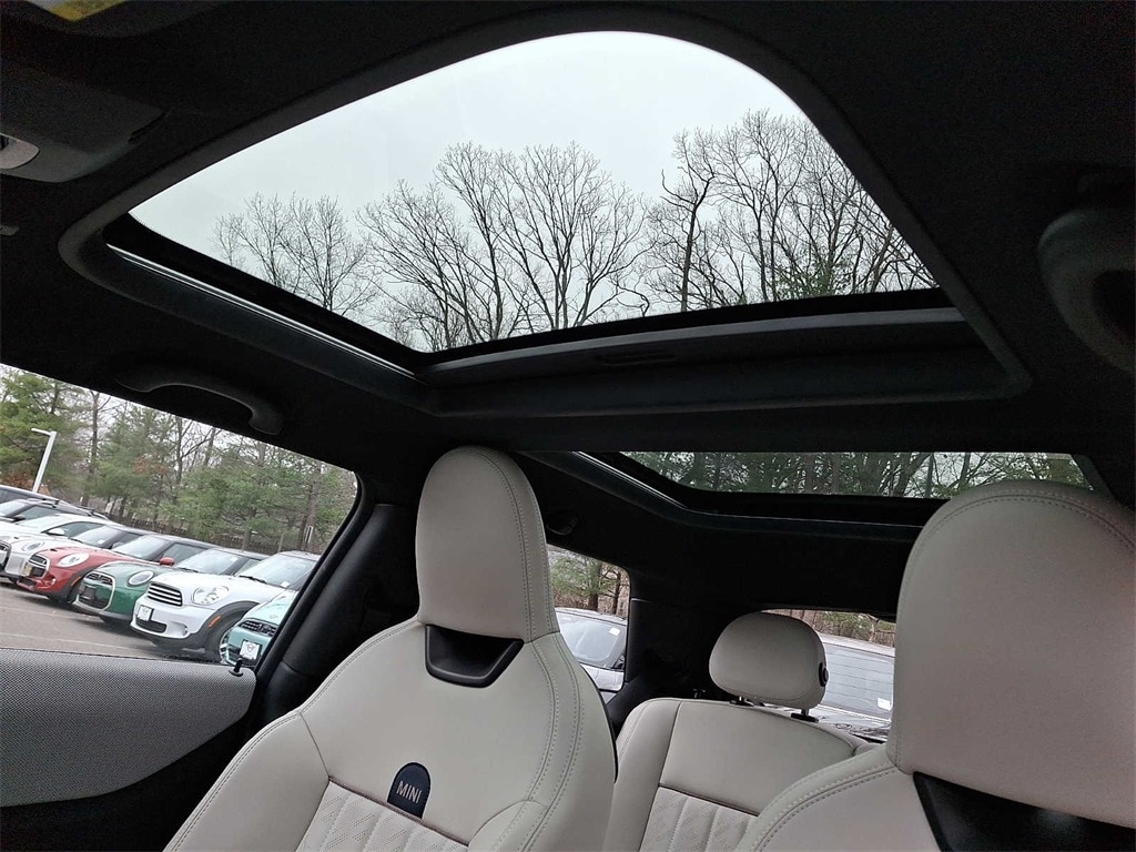 Thumbnail: 2025 MINI Cooper Hardtop - 14