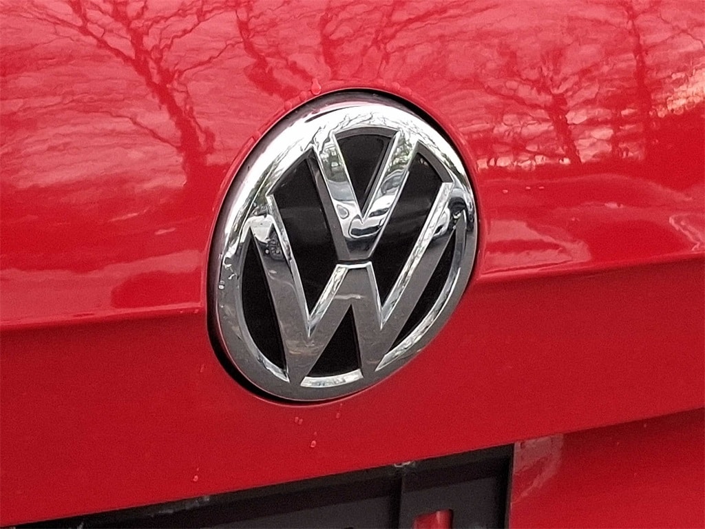 Thumbnail: 2017 Volkswagen Golf - 30