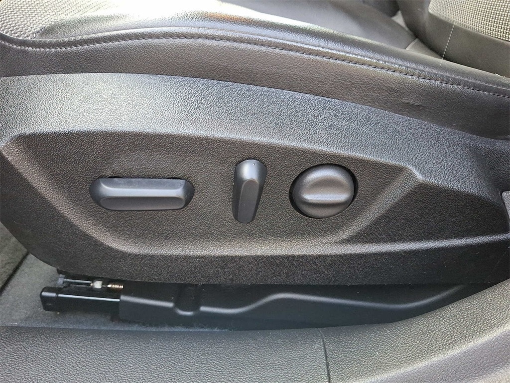 Thumbnail: 2015 Chevrolet Malibu - 8