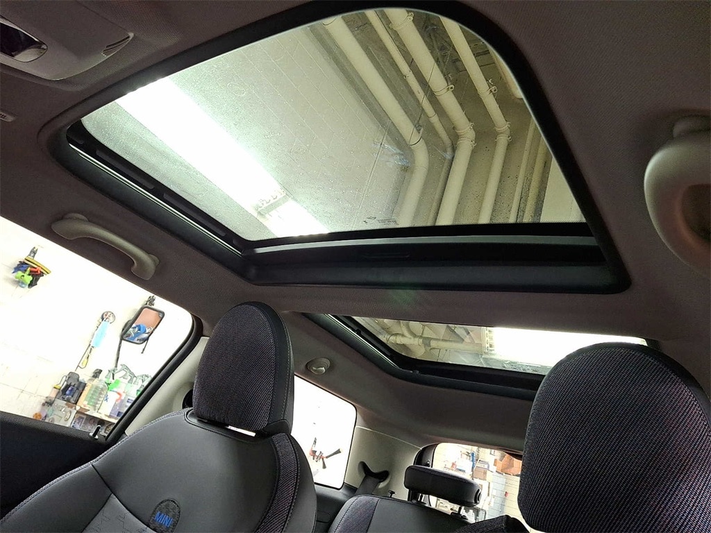 Thumbnail: 2025 MINI Cooper Hardtop - 13