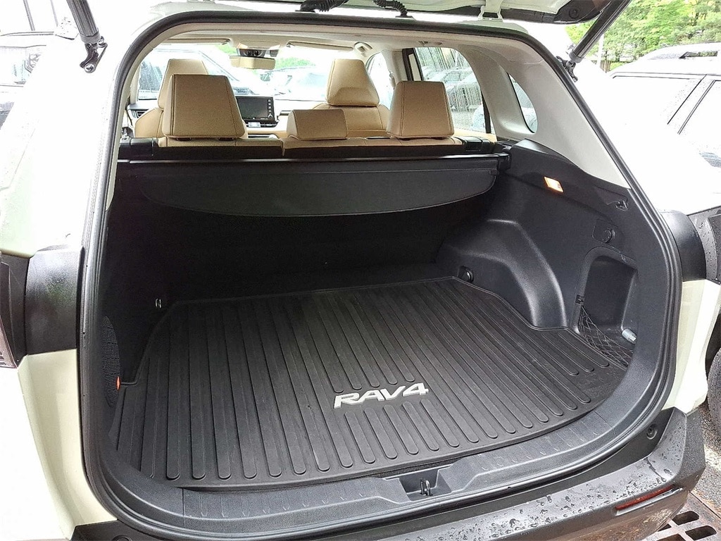 2021 Toyota RAV4 Limited 28