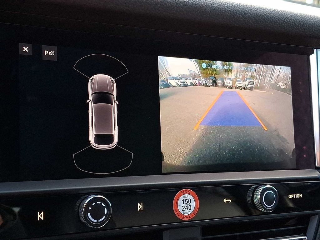 Thumbnail: 2022 Porsche Macan - 16