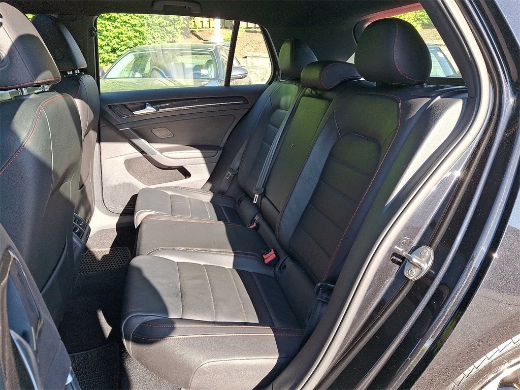 2017 Volkswagen Golf GTI SE 8