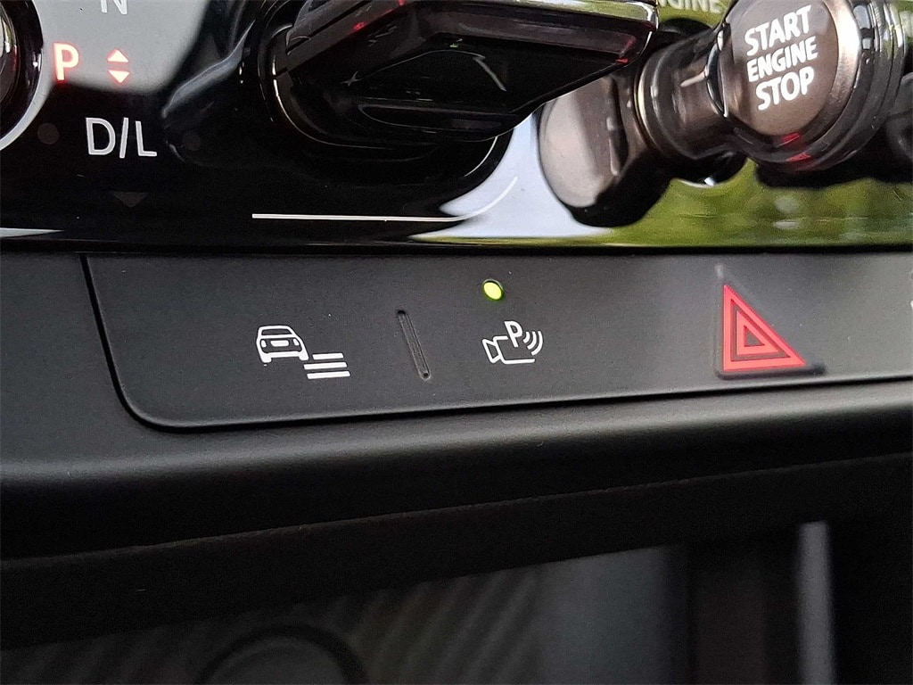 Thumbnail: 2025 MINI Cooper Hardtop - 21