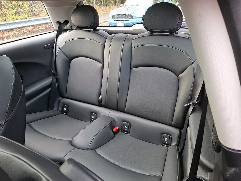 Thumbnail: 2023 MINI Cooper Hardtop - 8