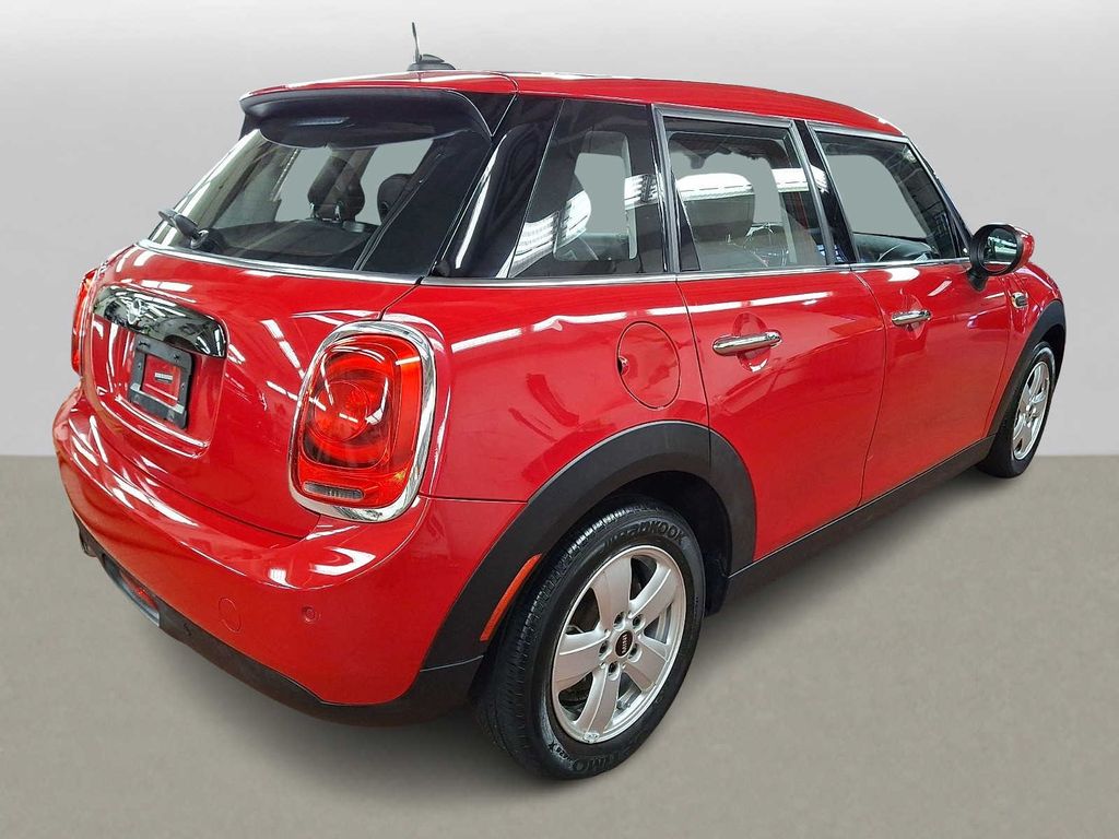 Thumbnail: 2021 MINI Cooper Hardtop - 4