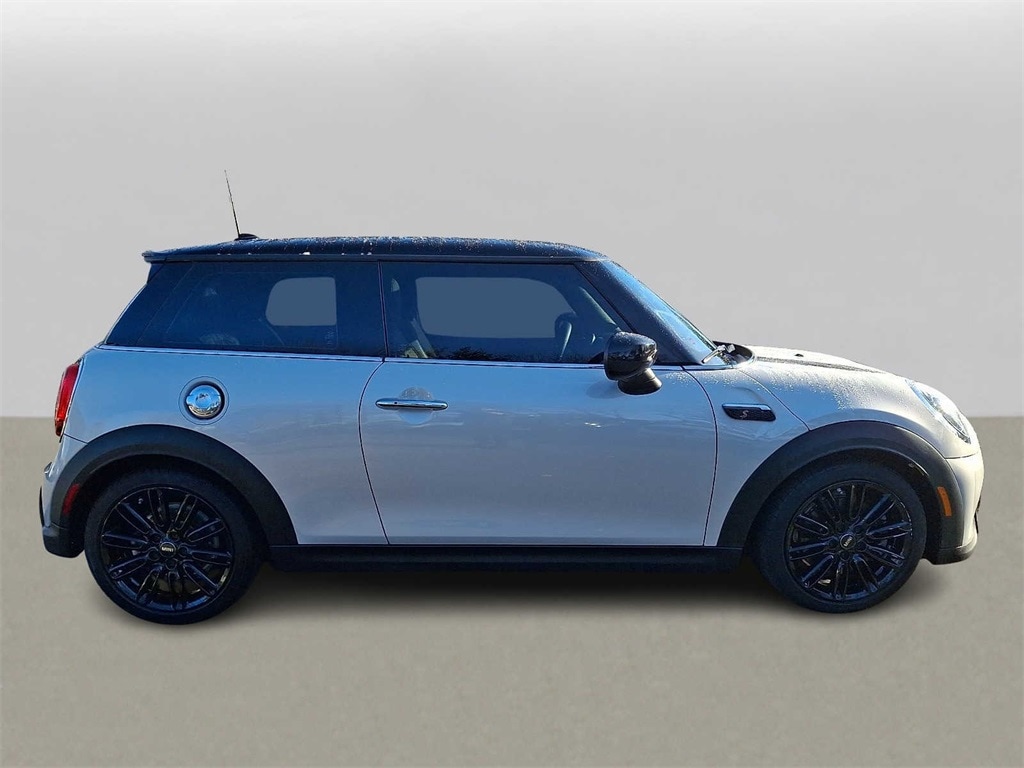 Thumbnail: 2023 MINI Cooper Hardtop - 4