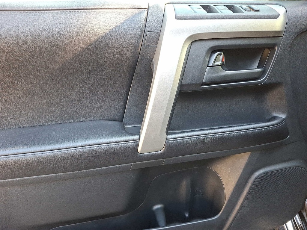 Thumbnail: 2012 Toyota 4Runner - 10